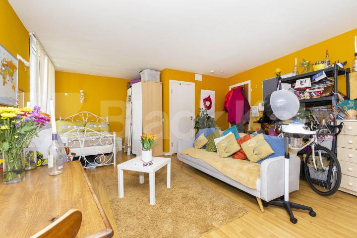 Located within a new development is this large studio with Balcony  New River Village, Crouch End / Hornsey